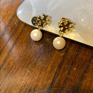 Tory Burch pearl golden earrings